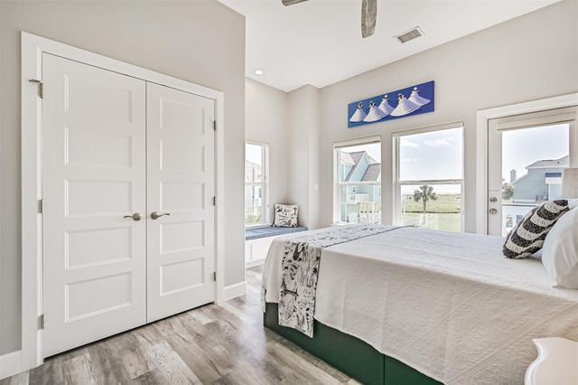 25027 Intrepid Lane, Galveston, TX 77554