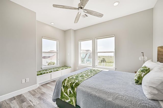 25027 Intrepid Lane, Galveston, TX 77554