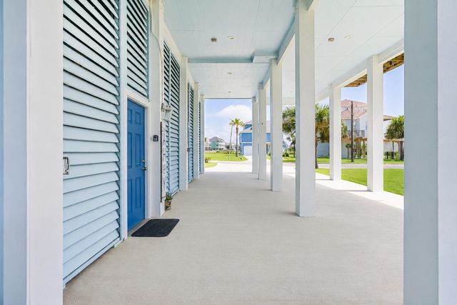 25027 Intrepid Lane, Galveston, TX 77554