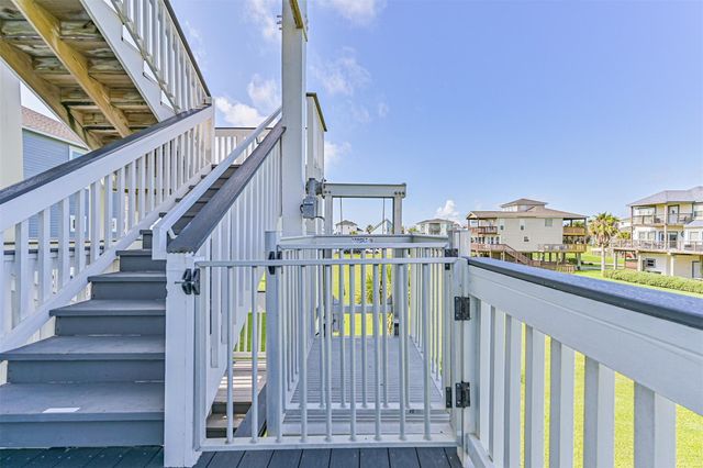 25027 Intrepid Lane, Galveston, TX 77554