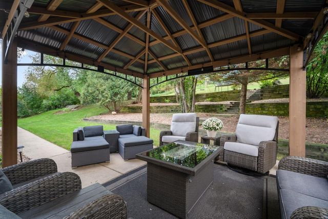 1600 Constitution DRIVE, Brookfield, WI 53045