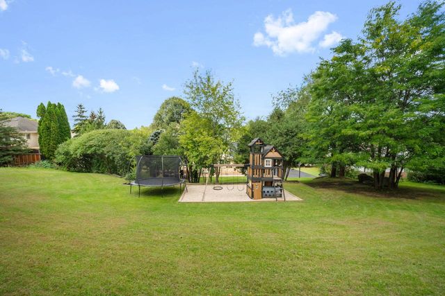 1600 Constitution DRIVE, Brookfield, WI 53045