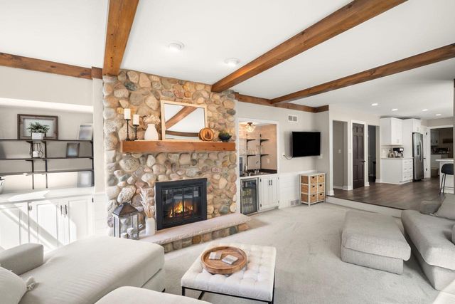 1600 Constitution DRIVE, Brookfield, WI 53045