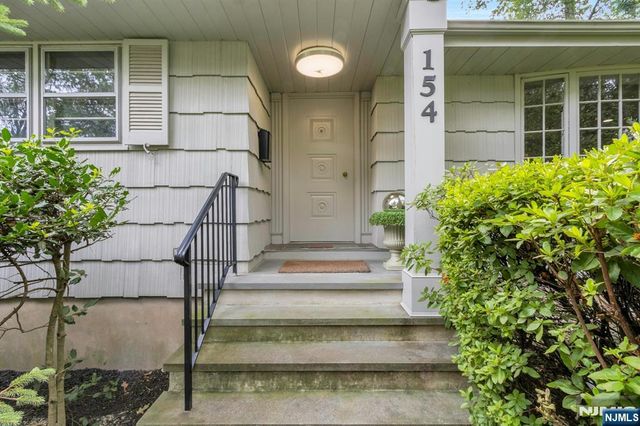 154 Summit Avenue, Waldwick, NJ 07463