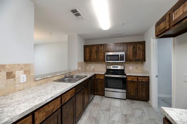 831 Summercreek Drive, Lewisville, TX 75067