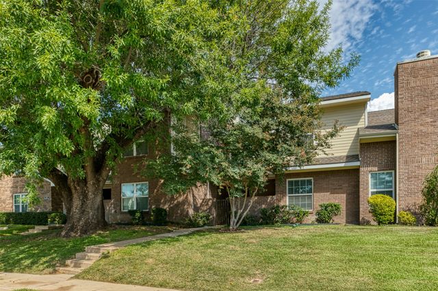 831 Summercreek Drive, Lewisville, TX 75067