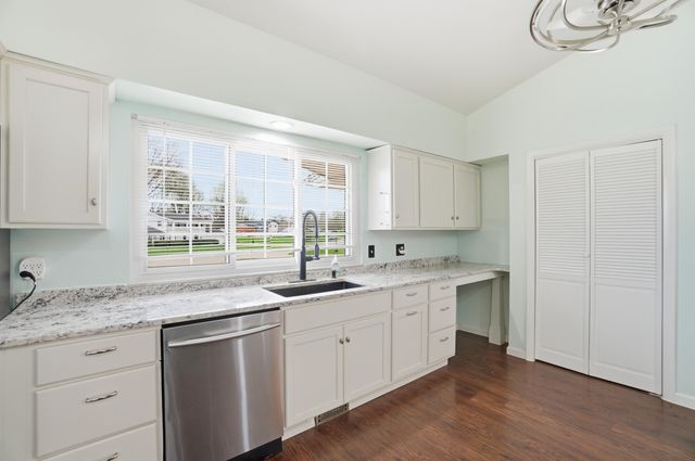 2535 Valdina Drive 2535 Valdina Drive, Beavercreek, OH 45434