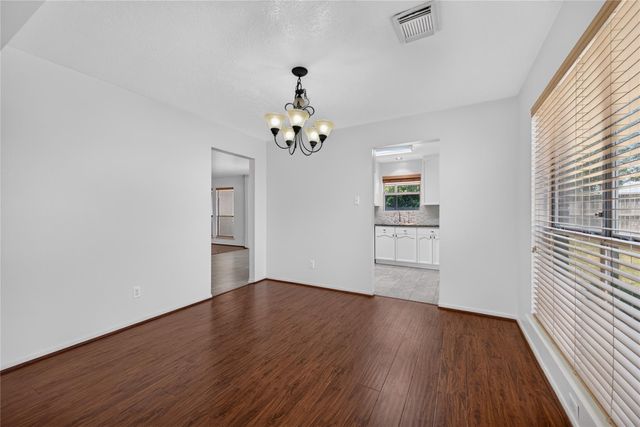 102 Lissa Lane, Sugar Land, TX 77479