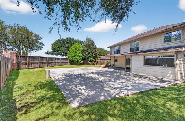 102 Lissa Lane, Sugar Land, TX 77479