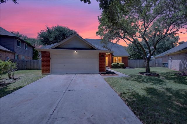102 Lissa Lane, Sugar Land, TX 77479