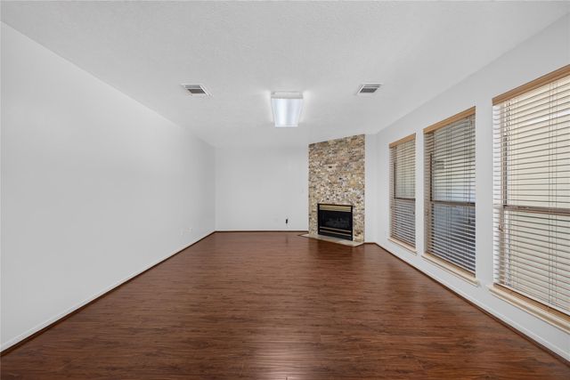 102 Lissa Lane, Sugar Land, TX 77479