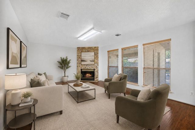 102 Lissa Lane, Sugar Land, TX 77479