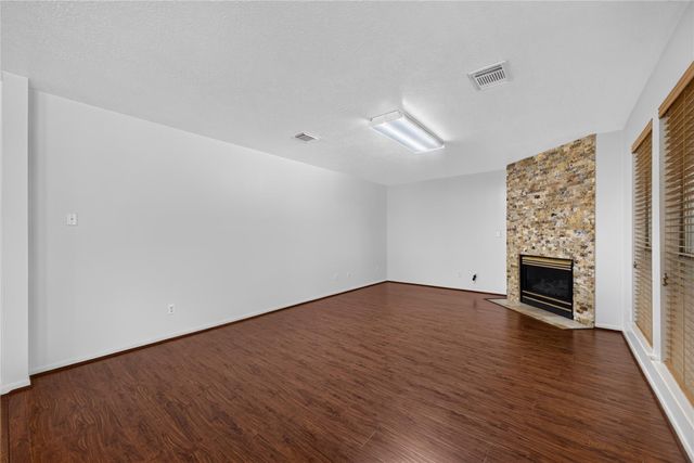 102 Lissa Lane, Sugar Land, TX 77479