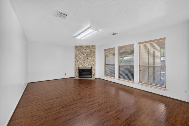 102 Lissa Lane, Sugar Land, TX 77479