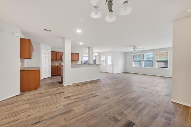 827 Honeysuckle Vine Drive, Rosenberg, TX 77469