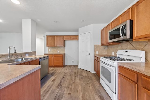 827 Honeysuckle Vine Drive, Rosenberg, TX 77469