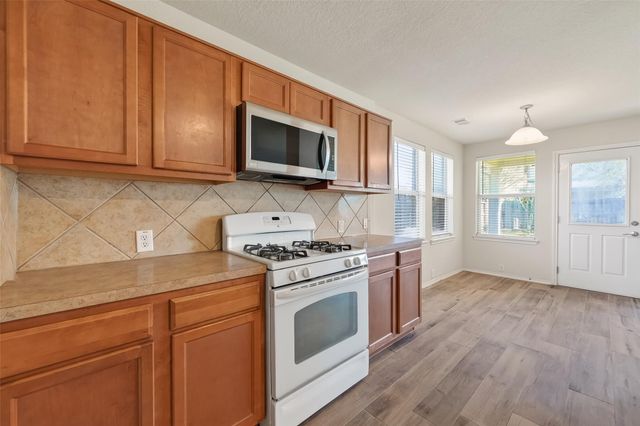 827 Honeysuckle Vine Drive, Rosenberg, TX 77469