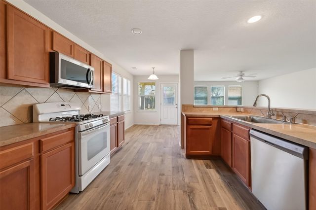 827 Honeysuckle Vine Drive, Rosenberg, TX 77469