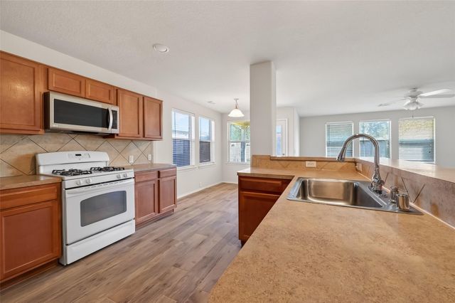 827 Honeysuckle Vine Drive, Rosenberg, TX 77469