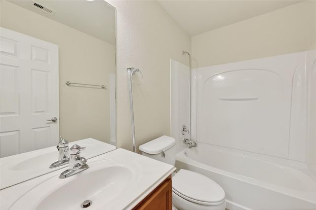 827 Honeysuckle Vine Drive, Rosenberg, TX 77469