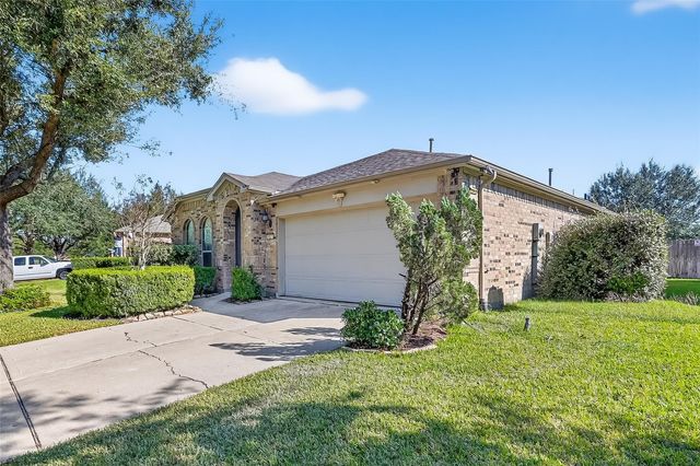 827 Honeysuckle Vine Drive, Rosenberg, TX 77469