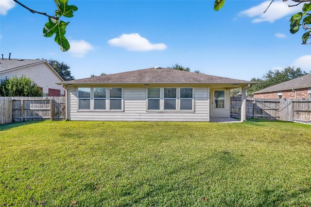 827 Honeysuckle Vine Drive, Rosenberg, TX 77469