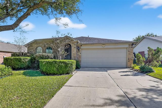 827 Honeysuckle Vine Drive, Rosenberg, TX 77469