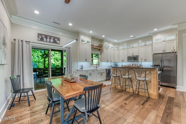 112 Spice Hollow Road, Johnson City, TN 37604