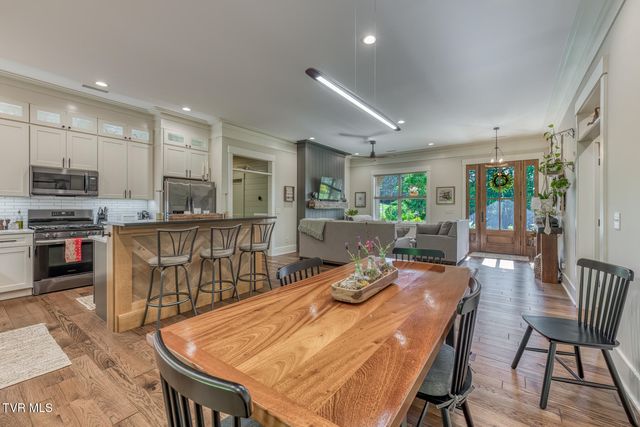 112 Spice Hollow Road, Johnson City, TN 37604
