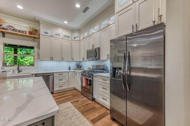 112 Spice Hollow Road, Johnson City, TN 37604