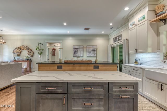 112 Spice Hollow Road, Johnson City, TN 37604