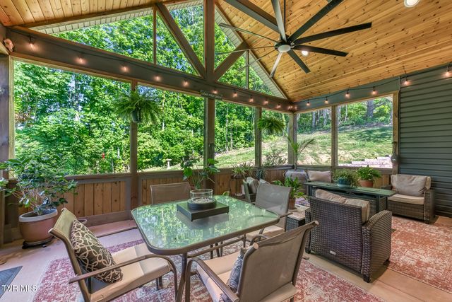 112 Spice Hollow Road, Johnson City, TN 37604