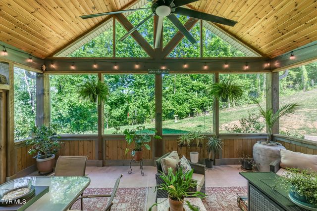 112 Spice Hollow Road, Johnson City, TN 37604