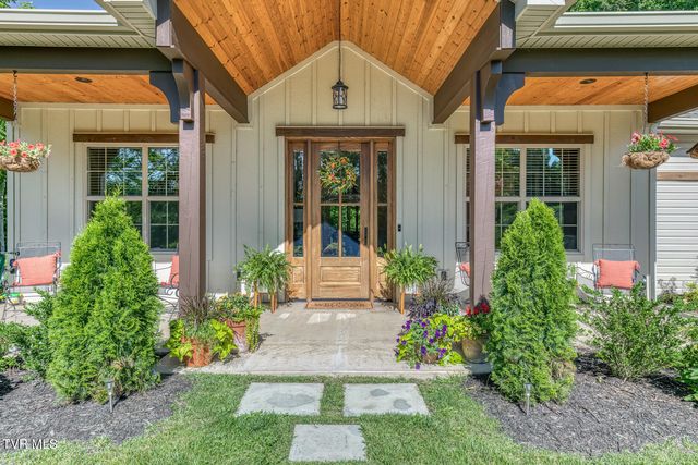 112 Spice Hollow Road, Johnson City, TN 37604
