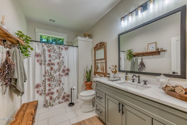 112 Spice Hollow Road, Johnson City, TN 37604