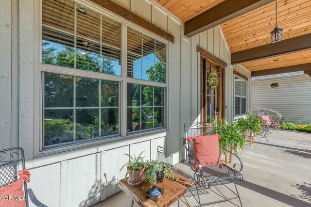 112 Spice Hollow Road, Johnson City, TN 37604