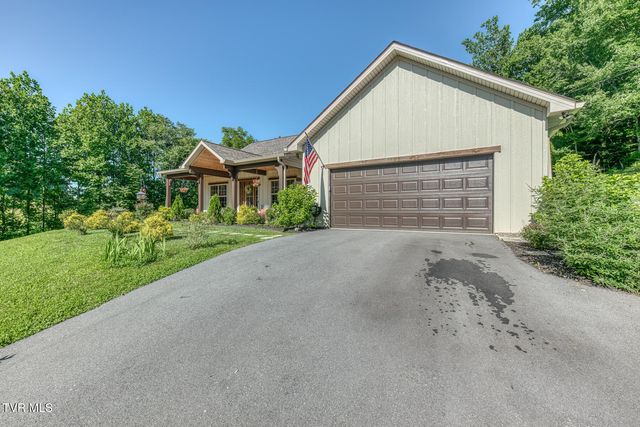112 Spice Hollow Road, Johnson City, TN 37604