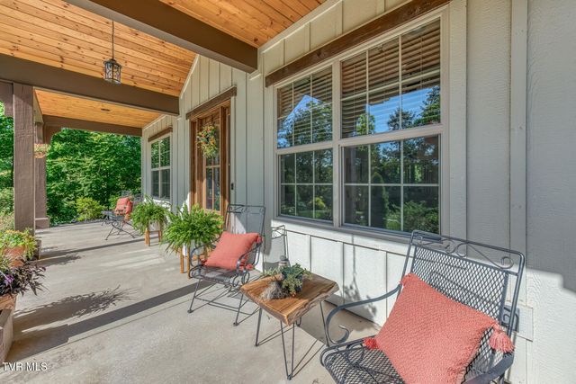 112 Spice Hollow Road, Johnson City, TN 37604
