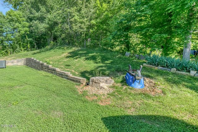 112 Spice Hollow Road, Johnson City, TN 37604