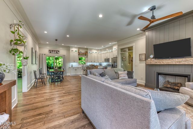 112 Spice Hollow Road, Johnson City, TN 37604