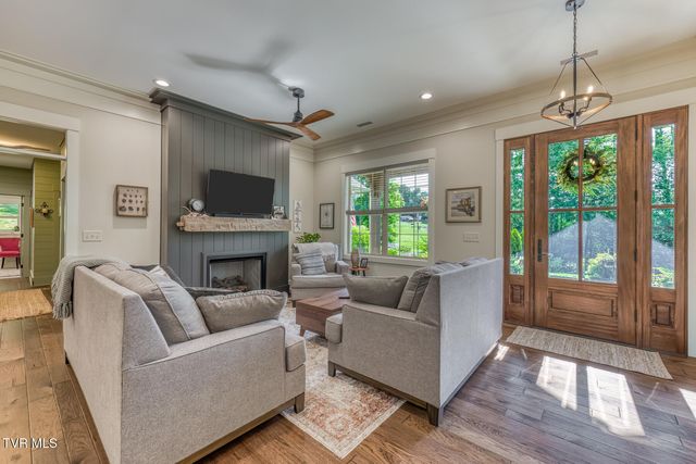 112 Spice Hollow Road, Johnson City, TN 37604