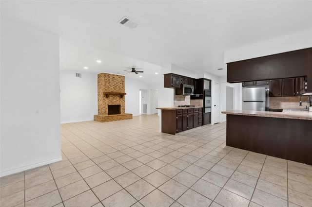 15353 Arrowhead Bend, Willis, TX 77378