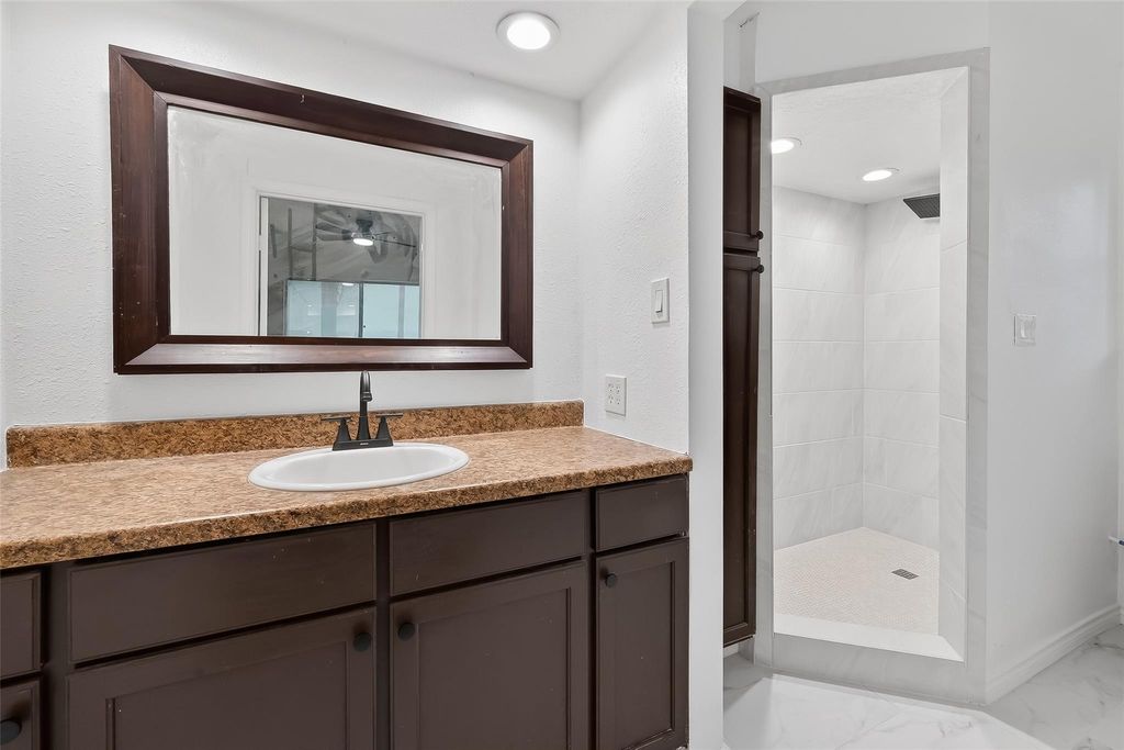 15353 Arrowhead Bend, Willis, TX 77378