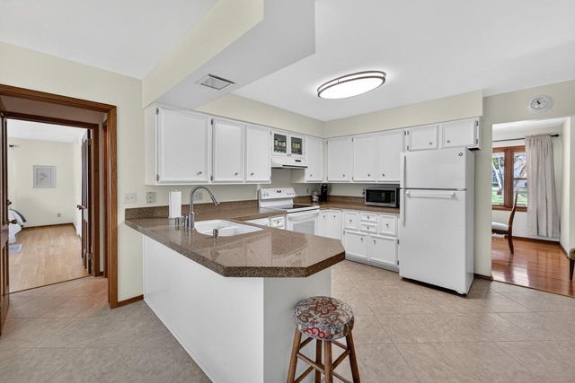 2110 Sheridan Drive, Madison, WI 53704