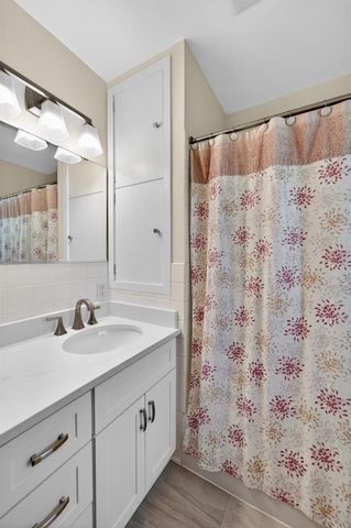 2110 Sheridan Drive, Madison, WI 53704