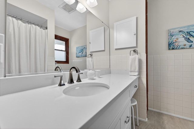 2110 Sheridan Drive, Madison, WI 53704