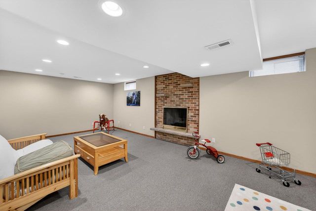 2110 Sheridan Drive, Madison, WI 53704