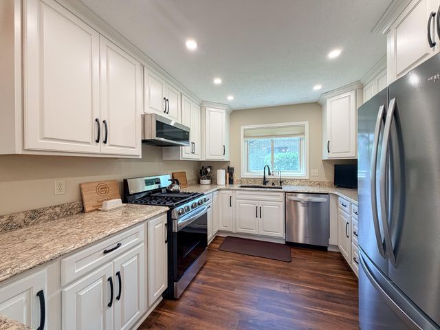 125 Regency Pkwy, La Porte, IN 46350