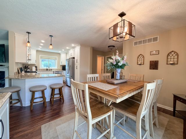 125 Regency Pkwy, La Porte, IN 46350