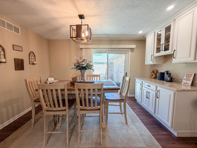 125 Regency Pkwy, La Porte, IN 46350